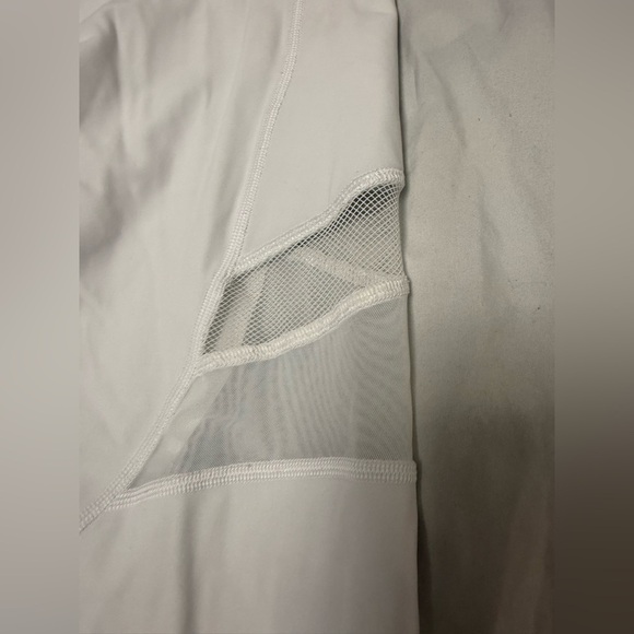 Lululemon Mesh In Motion Crop *23" Stained While Washing - Picture 9 of 13